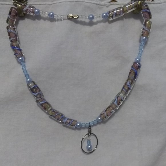 Lovely Glass Bead Necklace - Picture 2 of 2